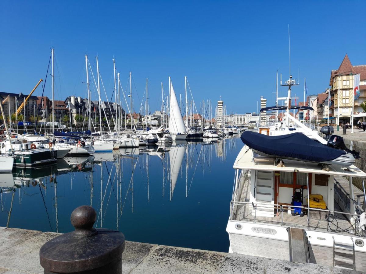 Studio Les Marinas-12 By Interhome Довил Екстериор снимка